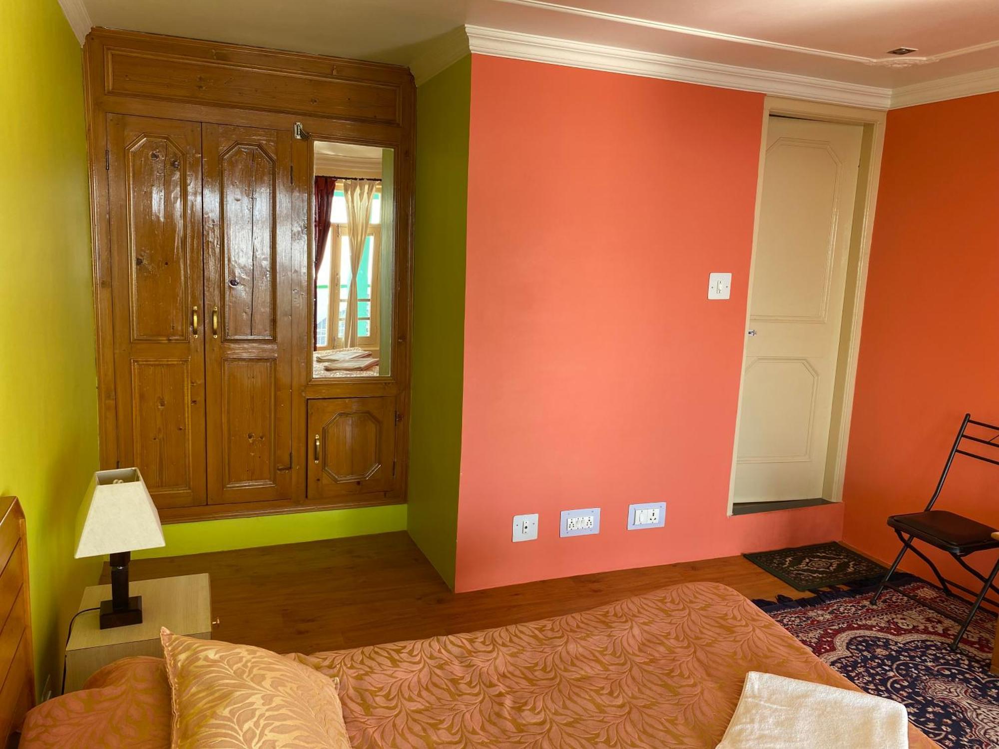 Jagatram Niwas Guesthouse Dharamkot Dharamshala Bagian luar foto