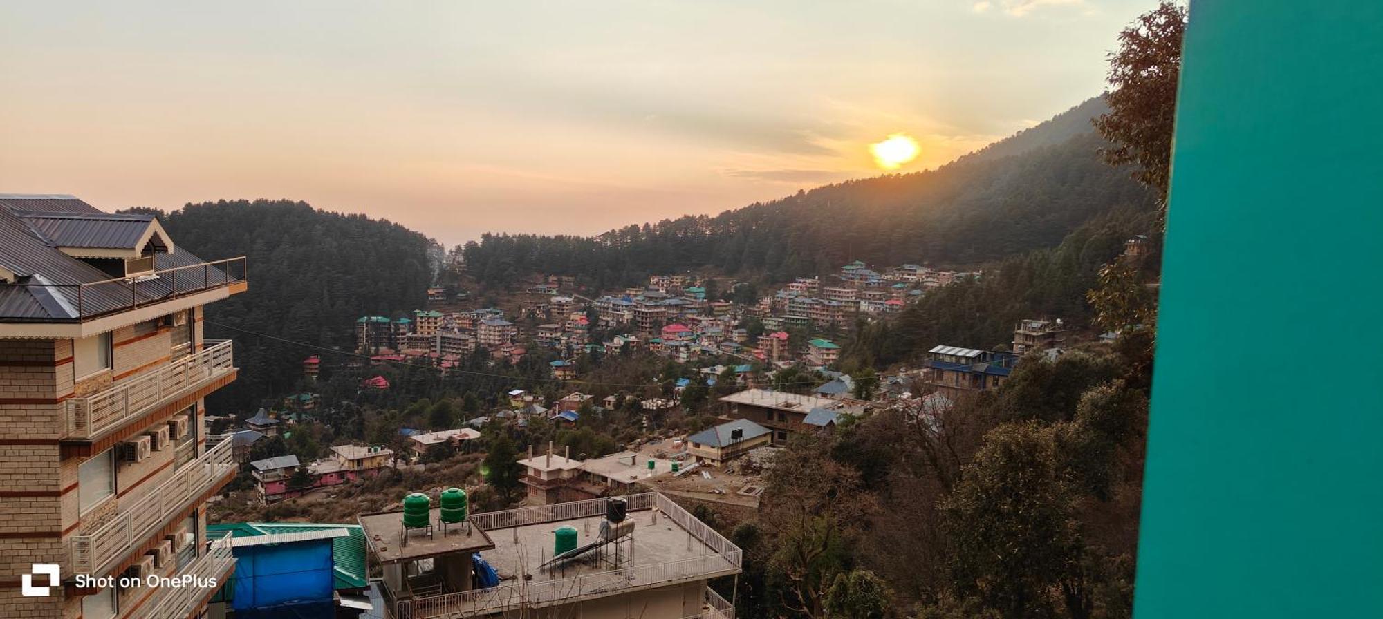 Jagatram Niwas Guesthouse Dharamkot Dharamshala Bagian luar foto