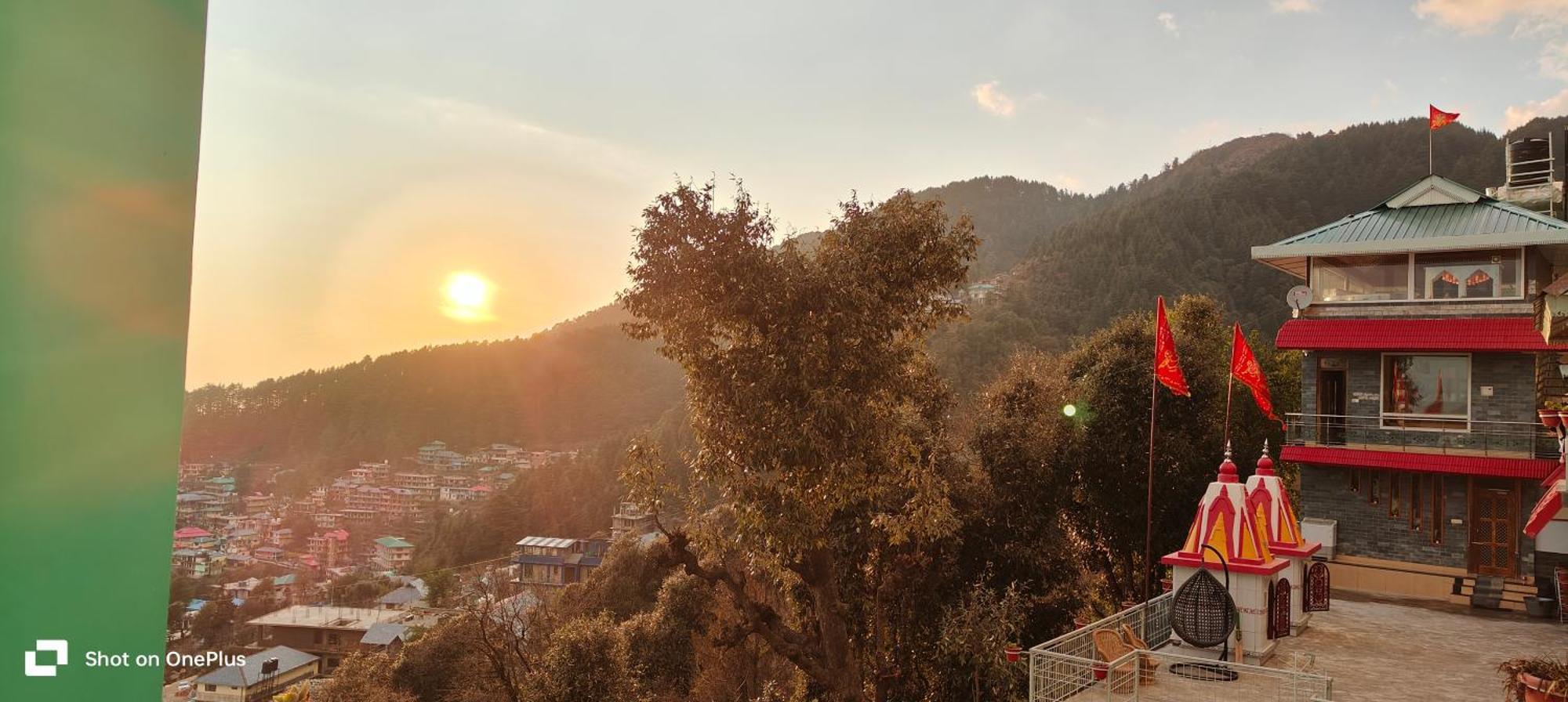 Jagatram Niwas Guesthouse Dharamkot Dharamshala Bagian luar foto