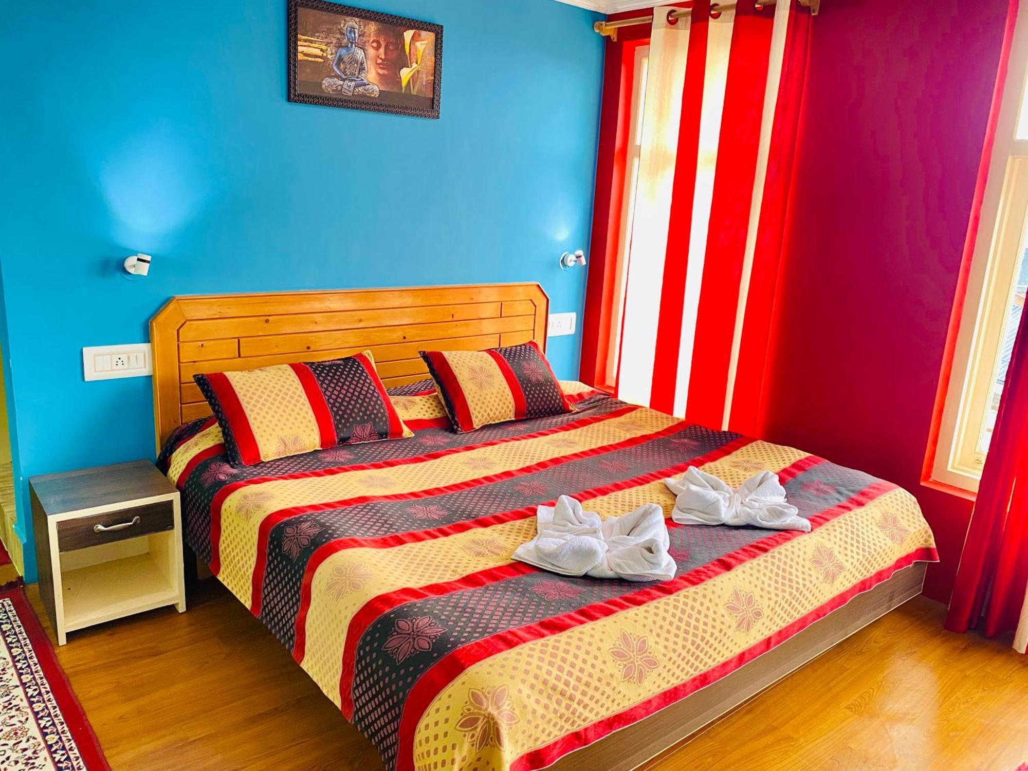 Jagatram Niwas Guesthouse Dharamkot Dharamshala Bagian luar foto