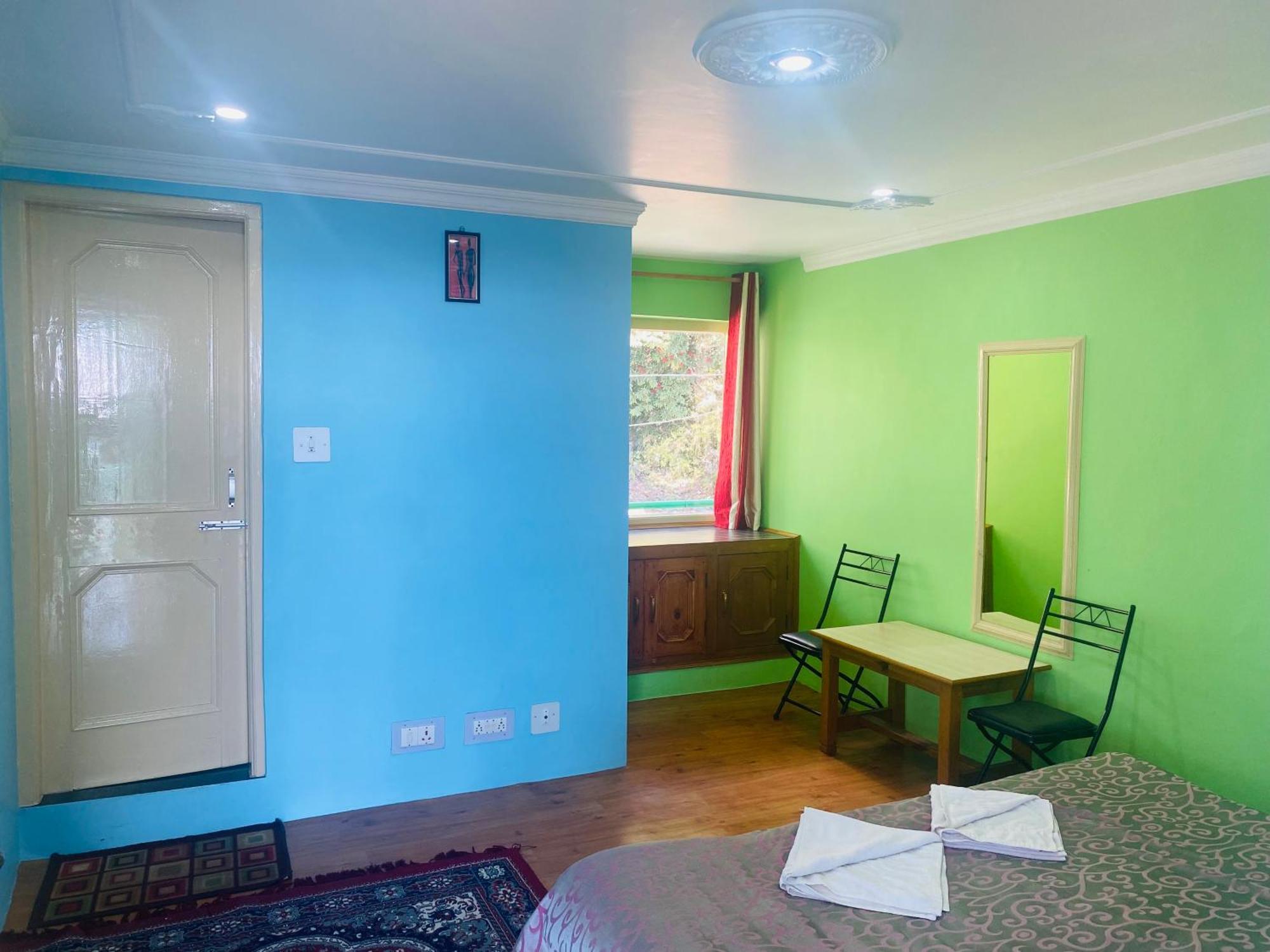 Jagatram Niwas Guesthouse Dharamkot Dharamshala Bagian luar foto