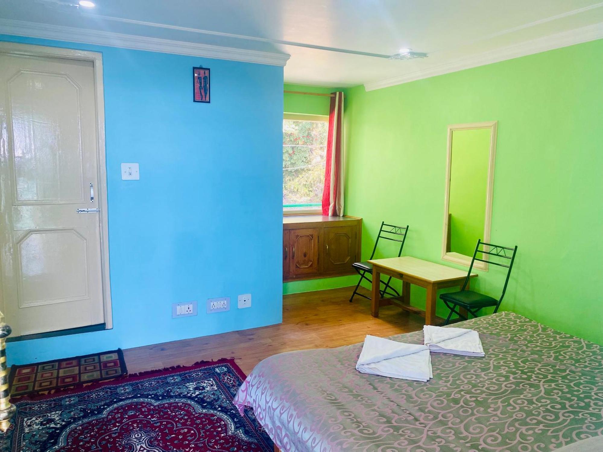 Jagatram Niwas Guesthouse Dharamkot Dharamshala Bagian luar foto